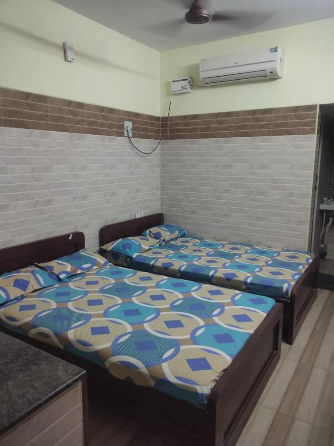 Sri Vari Residency Hostel Vellore Bagian luar foto