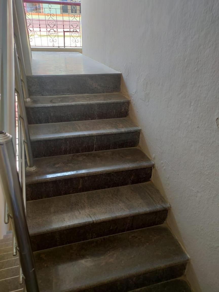 Sri Vari Residency Hostel Vellore Bagian luar foto